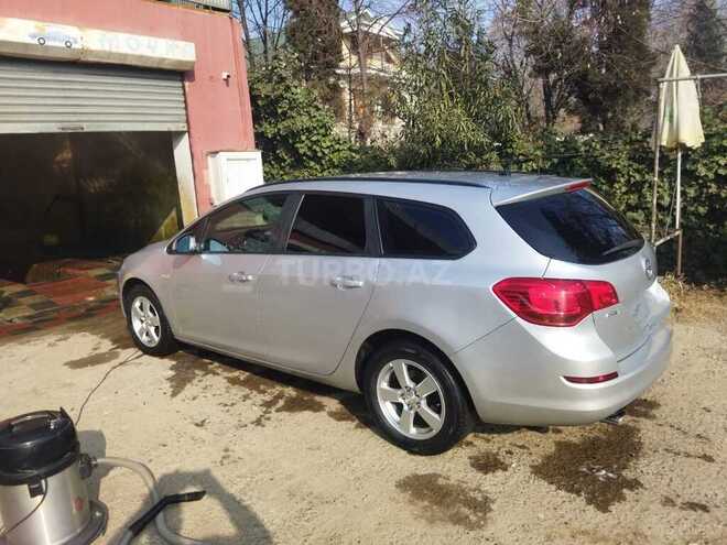 Opel Astra 2011, 200,000 km - 1.4 l - Ağstafa
