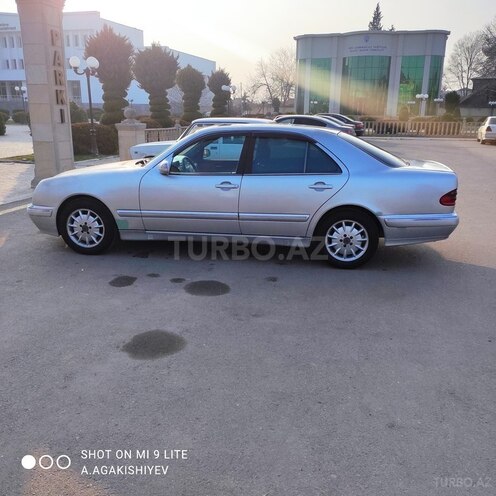 Mercedes E 220 2001, 450,000 km - 2.2 l - Bakı