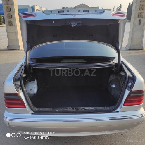 Mercedes E 220 2001, 450,000 km - 2.2 l - Bakı