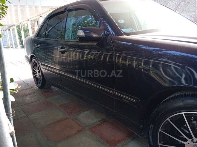 Mercedes E 220 2001, 460,000 km - 2.2 l - Ucar
