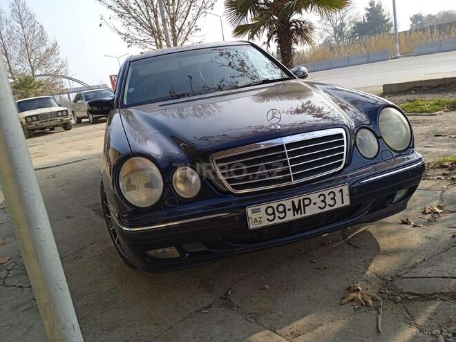 Mercedes E 220 2001, 460,000 km - 2.2 l - Ucar