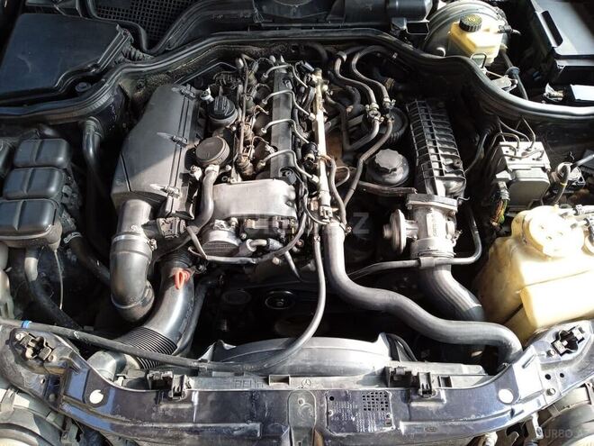 Mercedes E 220 2001, 460,000 km - 2.2 l - Ucar