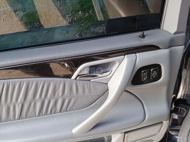 Mercedes E 220 2001, 460,000 km - 2.2 l - Ucar