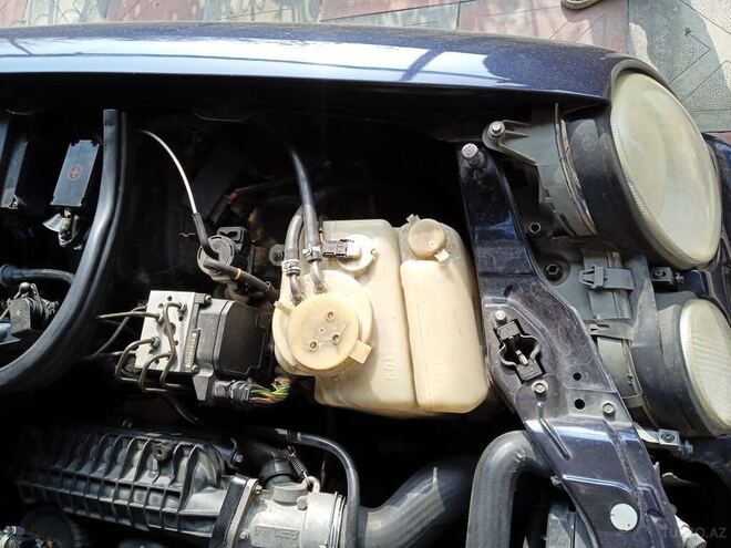 Mercedes E 220 2001, 460,000 km - 2.2 l - Ucar