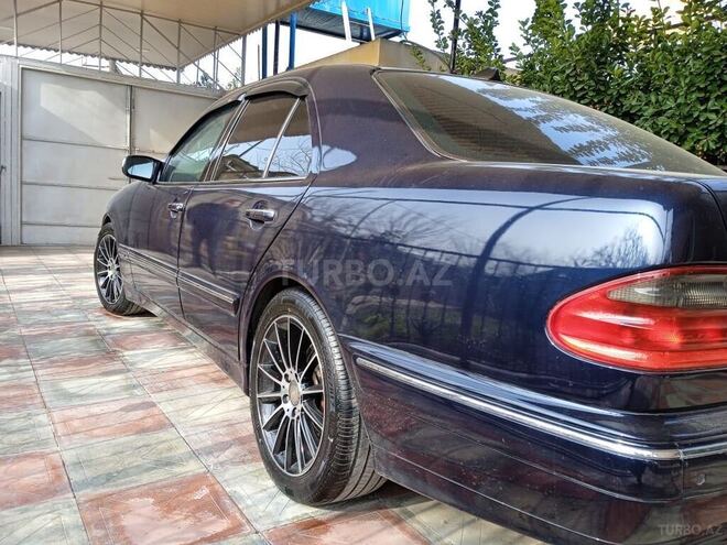 Mercedes E 220 2001, 460,000 km - 2.2 l - Ucar