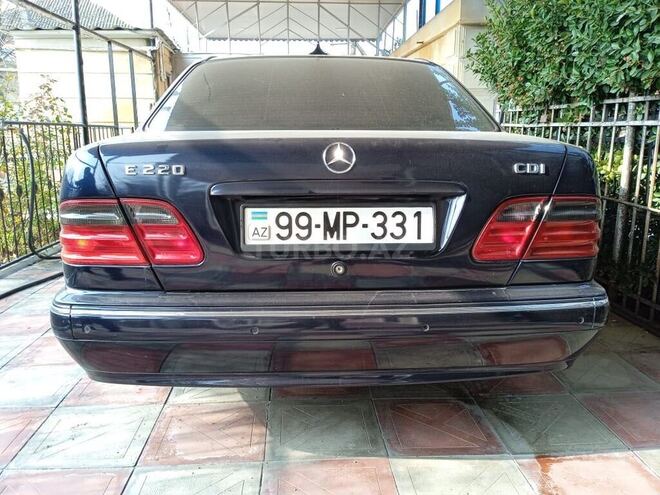 Mercedes E 220 2001, 460,000 km - 2.2 l - Ucar