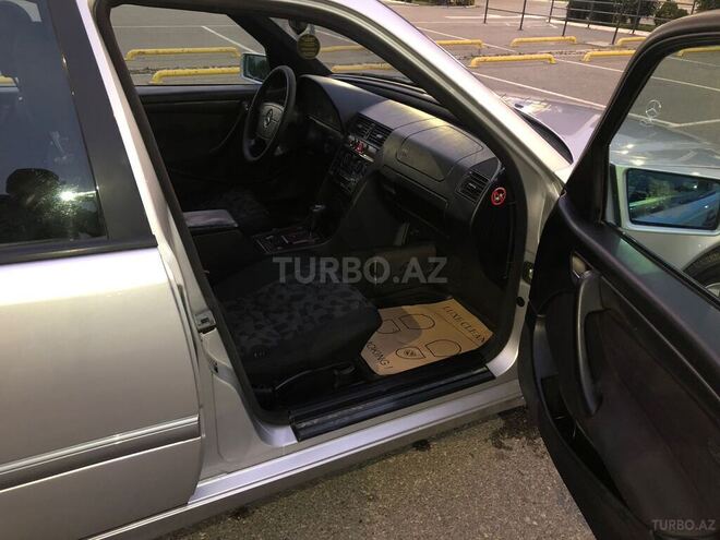 Mercedes C 220 2000, 280,000 km - 2.2 l - Bakı