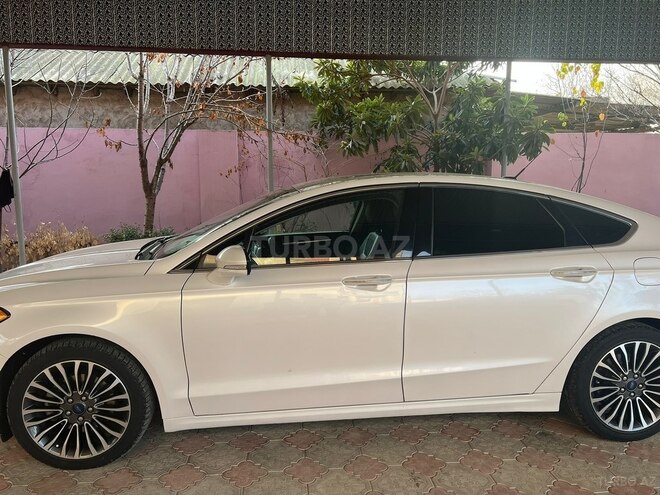Ford Fusion 2017, 179,000 km - 2.0 л - Şirvan