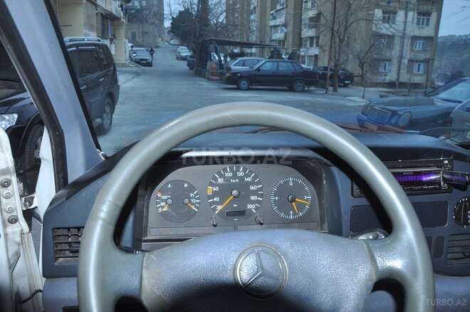 Mercedes Sprinter 412 1999, 252,300 km - 2.9 l - Bakı