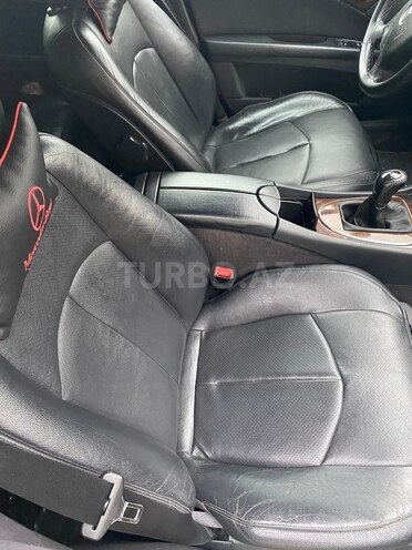 Mercedes E 220 2004, 315,000 km - 2.2 l - Bakı