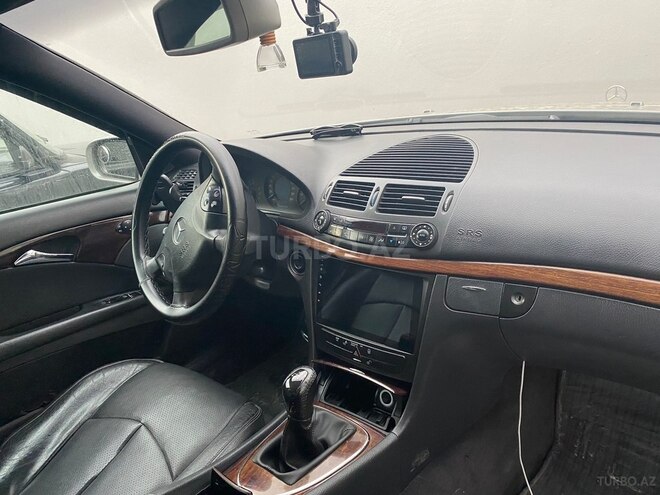Mercedes E 220 2004, 315,000 km - 2.2 l - Bakı