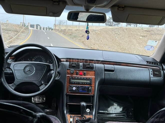 Mercedes E 200 1998, 299,999 km - 2.0 l - Bakı