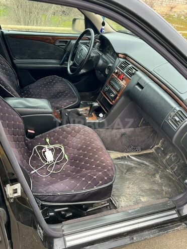 Mercedes E 200 1998, 299,999 km - 2.0 l - Bakı
