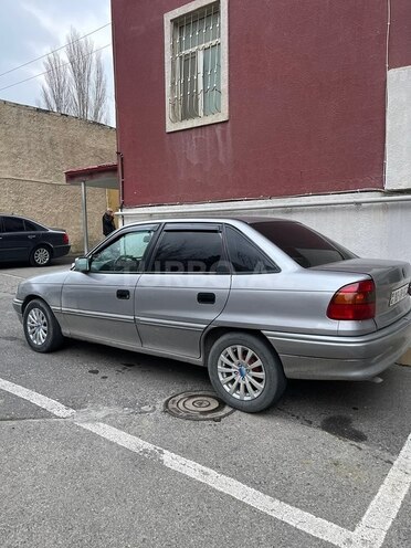 Opel Astra 1995, 69,000 km - 1.6 l - Bakı