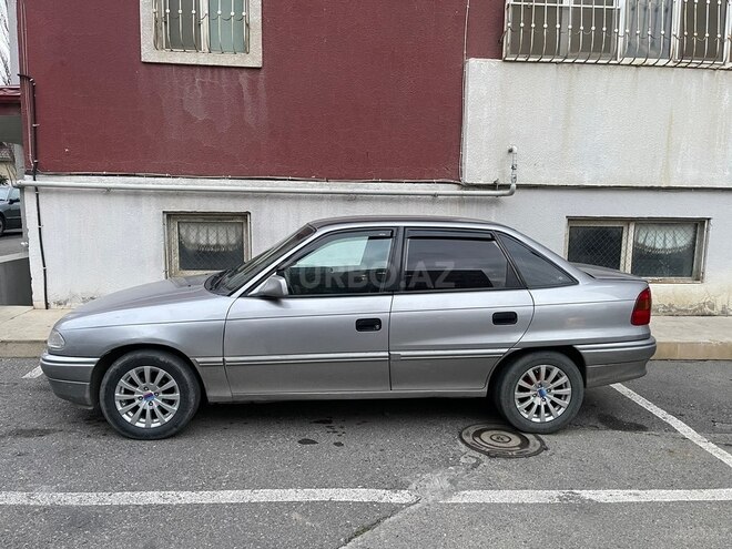 Opel Astra 1995, 69,000 km - 1.6 l - Bakı