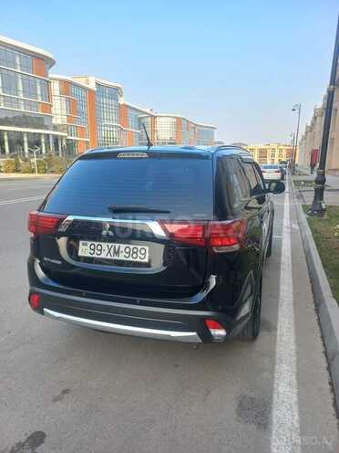 Mitsubishi Outlander 2015, 144,000 km - 2.4 л - Bakı