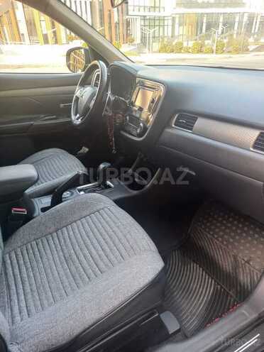 Mitsubishi Outlander 2015, 144,000 km - 2.4 л - Bakı