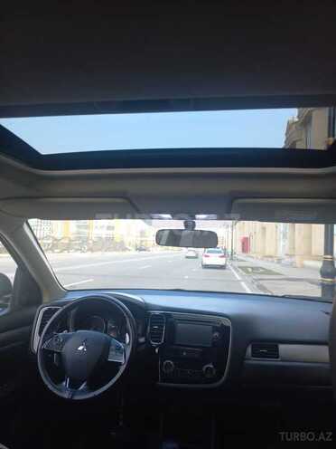 Mitsubishi Outlander 2015, 144,000 km - 2.4 л - Bakı