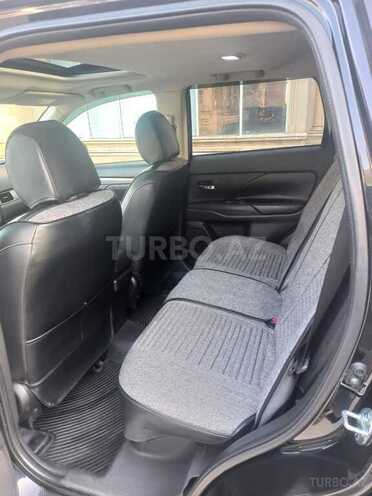 Mitsubishi Outlander 2015, 144,000 km - 2.4 л - Bakı