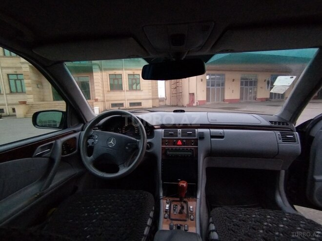 Mercedes E 200 2000, 380,000 km - 2.2 л - İmişli