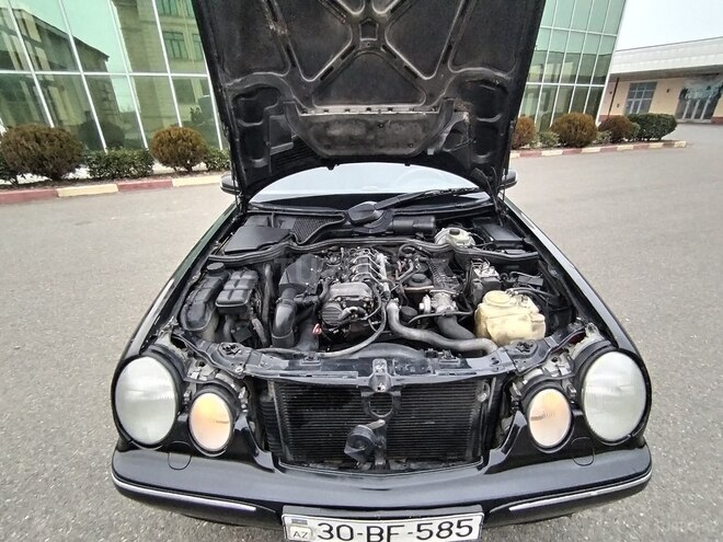 Mercedes E 200 2000, 380,000 km - 2.2 л - İmişli