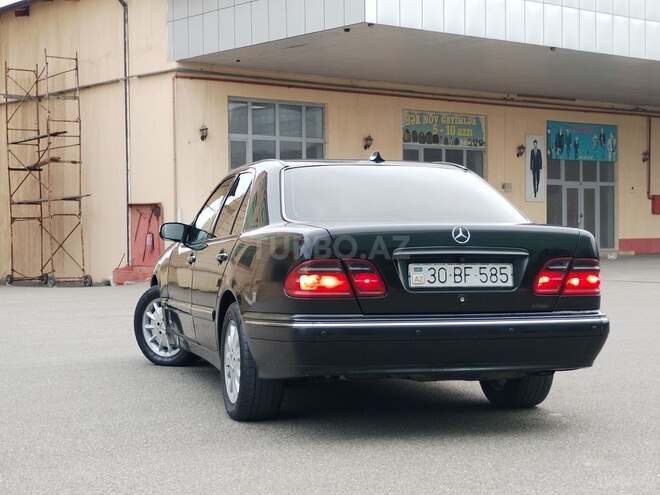 Mercedes E 200 2000, 380,000 km - 2.2 л - İmişli