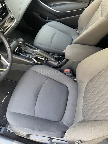 Toyota Corolla 2019, 88,000 km - 1.6 l - Bakı