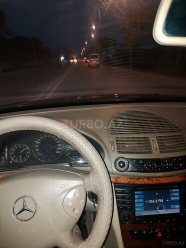 Mercedes E 240 2003, 396,000 km - 2.4 l - Bakı