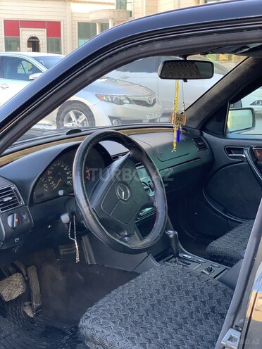 Mercedes C 220 2000, 320,000 km - 2.2 l - Bakı