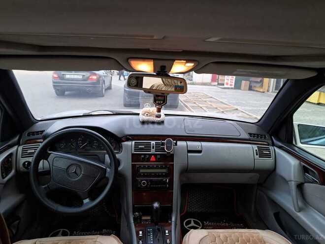 Mercedes E 230 1997, 257,000 km - 2.3 л - Bakı