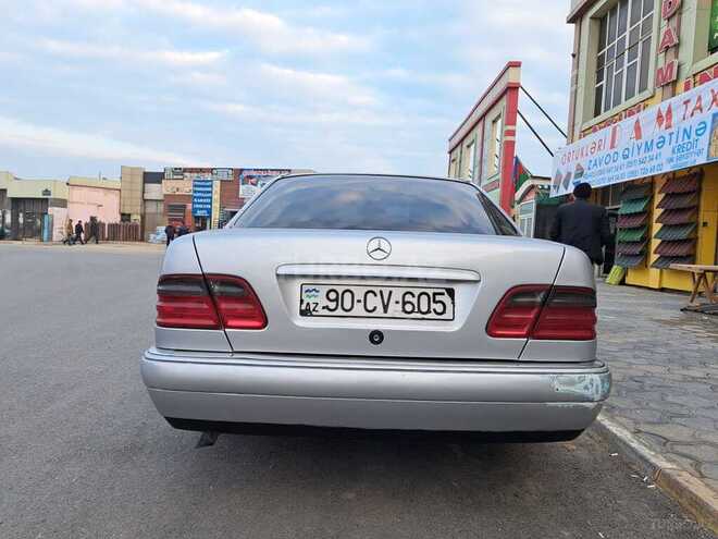 Mercedes E 230 1997, 257,000 km - 2.3 л - Bakı