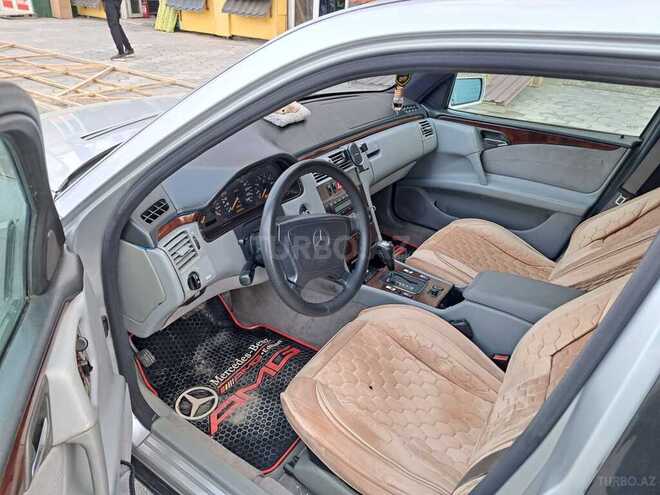 Mercedes E 230 1997, 257,000 km - 2.3 л - Bakı