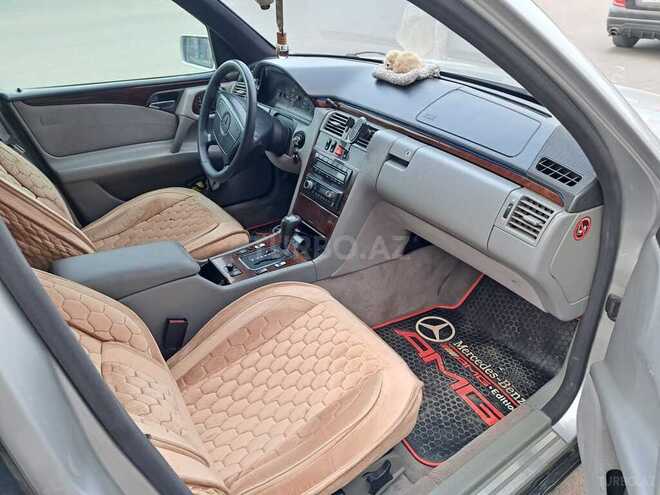 Mercedes E 230 1997, 257,000 km - 2.3 л - Bakı