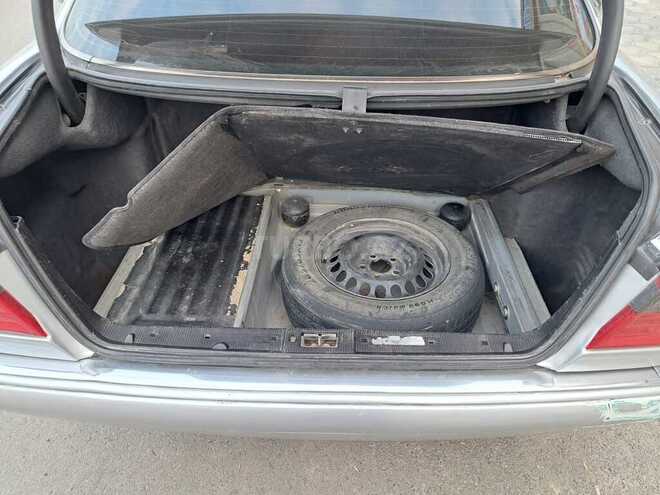 Mercedes E 230 1997, 257,000 km - 2.3 л - Bakı