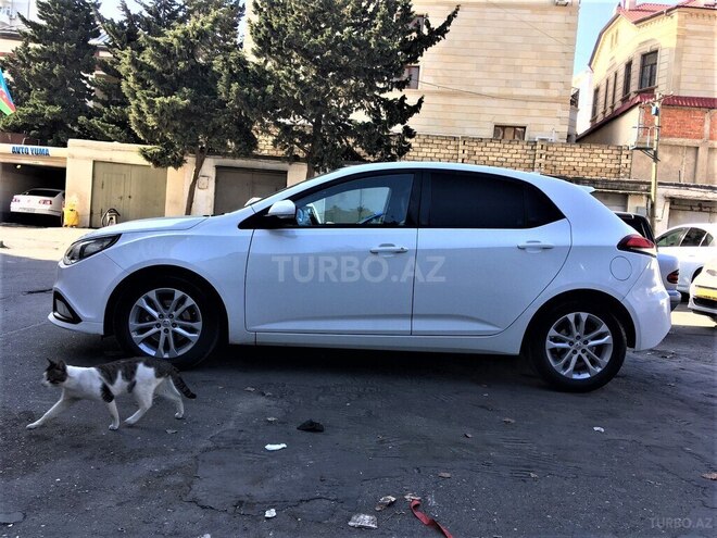 MG 5 2014, 193,000 km - 1.5 l - Bakı