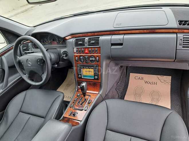 Mercedes E 220 2000, 286,000 km - 2.2 l - Gəncə