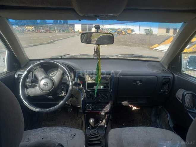 Volkswagen Polo 1995, 189,320 km - 1.6 l - Tovuz