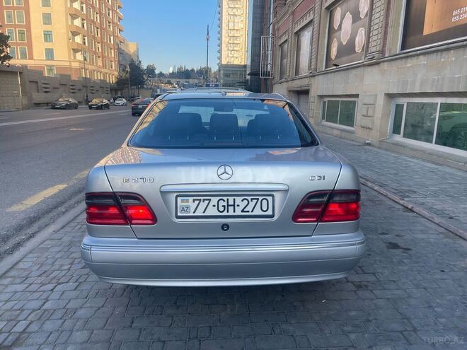 Mercedes E 270 1999, 336,000 km - 2.7 l - Bakı