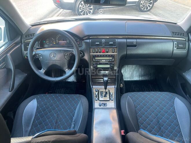 Mercedes E 270 1999, 336,000 km - 2.7 l - Bakı