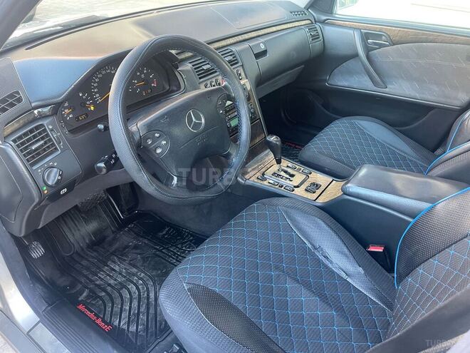Mercedes E 270 1999, 336,000 km - 2.7 l - Bakı