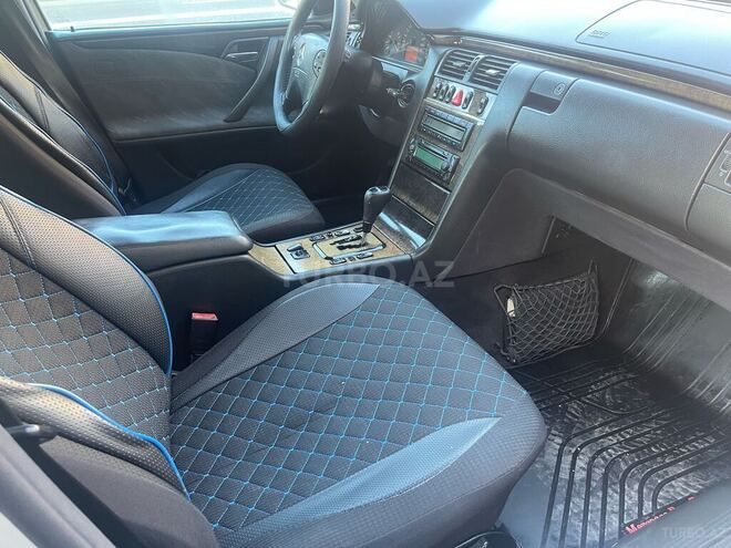 Mercedes E 270 1999, 336,000 km - 2.7 l - Bakı