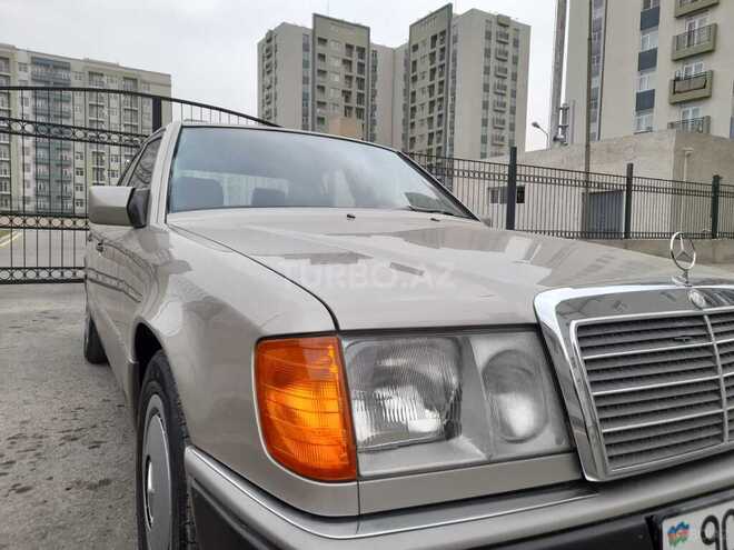 Mercedes E 200 1992, 333,000 km - 2.0 л - Gəncə