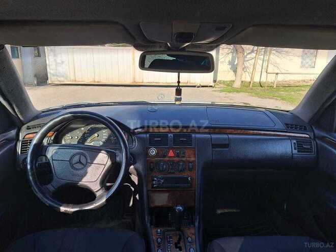 Mercedes E 220 1998, 424,135 km - 2.2 l - Sumqayıt