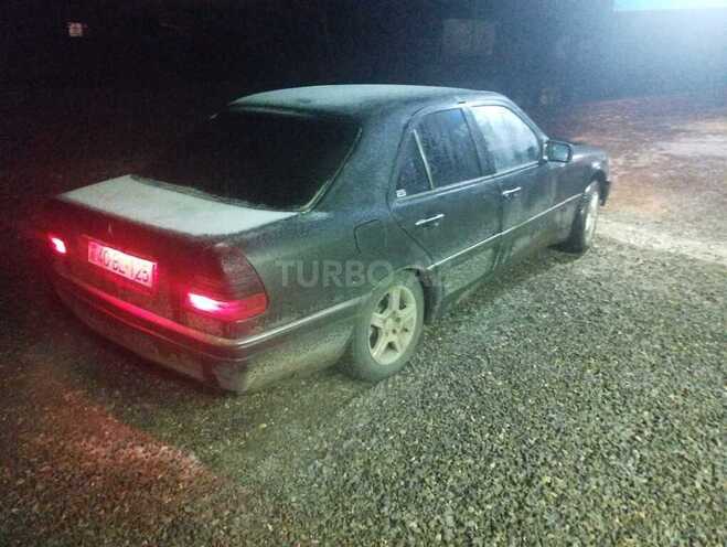 Mercedes C 200 1996, 350,000 km - 2.0 l - Quba
