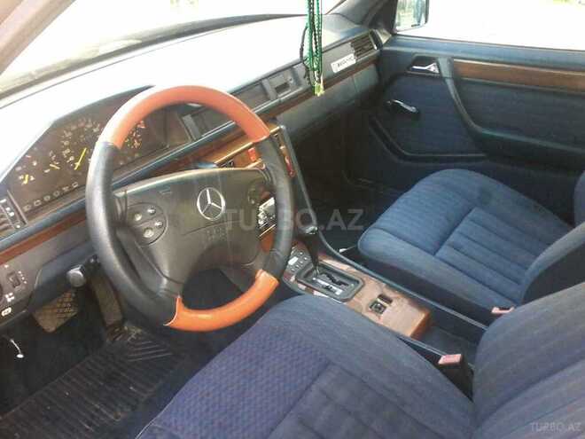 Mercedes E 260 1991, 253,680 km - 2.6 л - Bakı