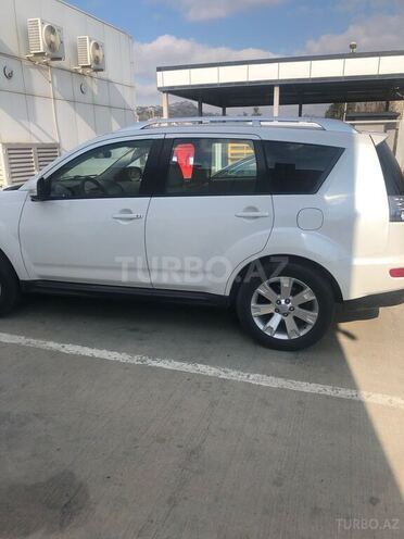 Mitsubishi Outlander 2011, 178,637 km - 2.4 л - Bakı