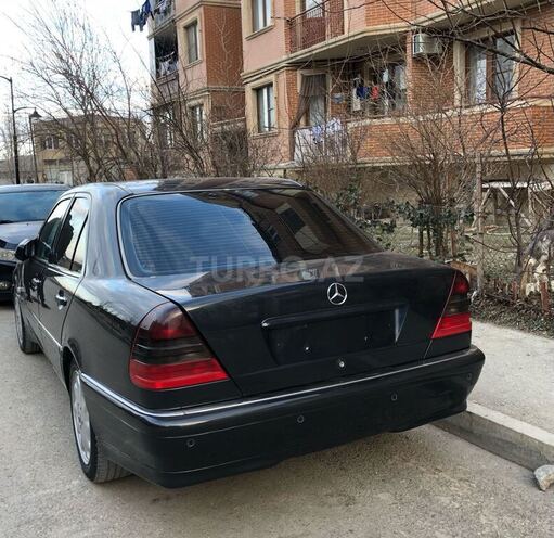 Mercedes C 240 1997, 322,101 km - 2.4 l - Bakı