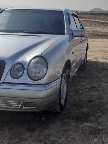 Mercedes E 200 1996, 404,177 km - 2.0 l - Horadiz