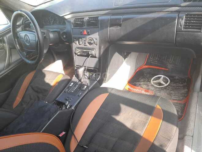 Mercedes E 200 1996, 404,177 km - 2.0 l - Horadiz