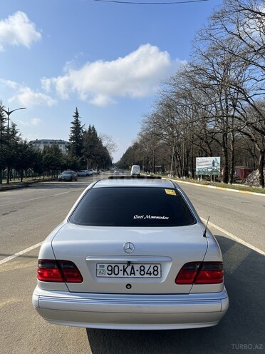 Mercedes E 220 1999, 650,000 km - 2.2 л - Bakı